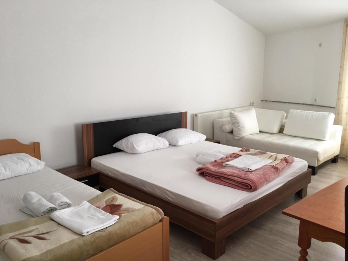 Hotel Diplomat Struga Ngoại thất bức ảnh